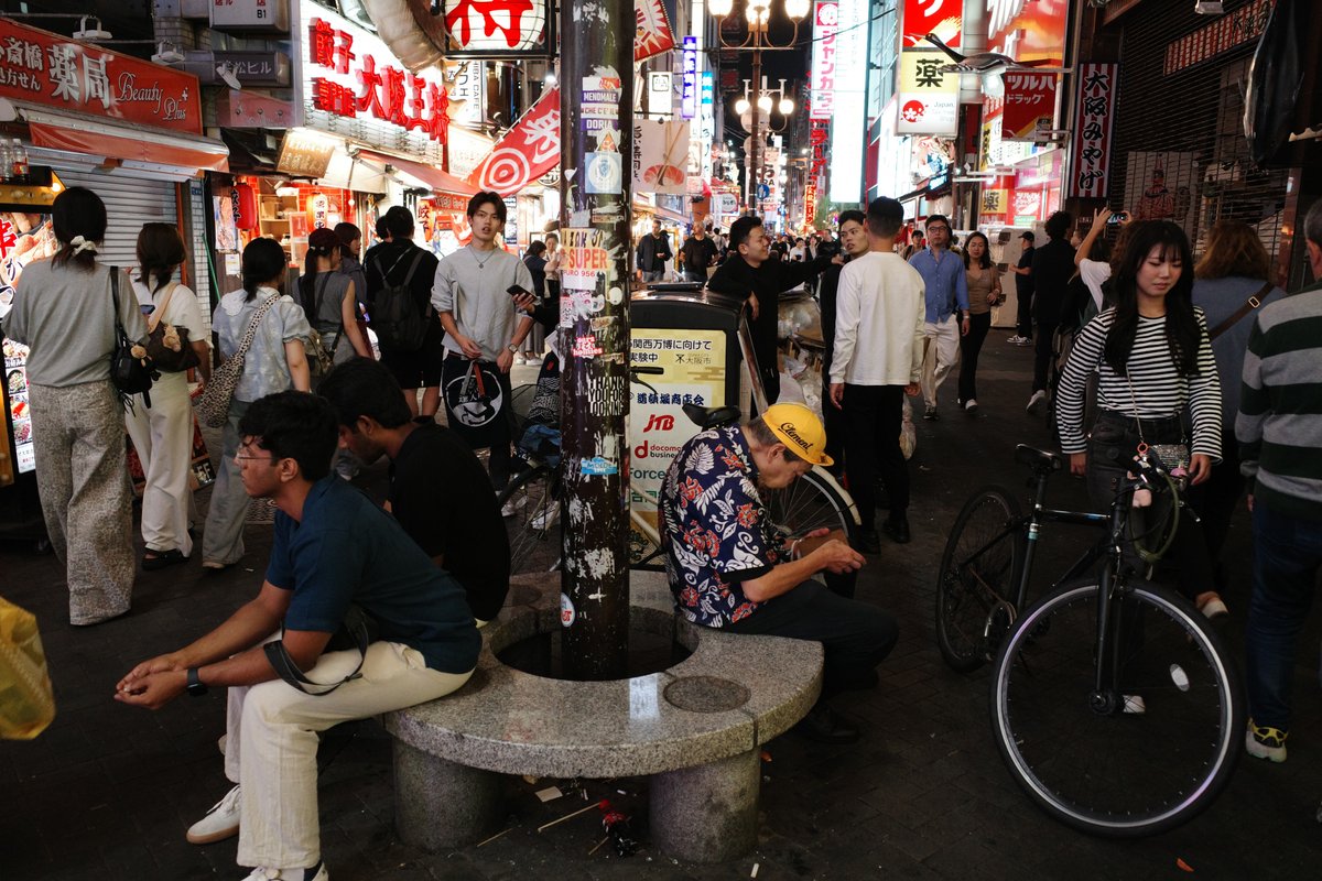 atrogu's tweet photo. Osaka, 2025 #streetphotography #osaka #Japan https://t.co/kvfK1wZIC9