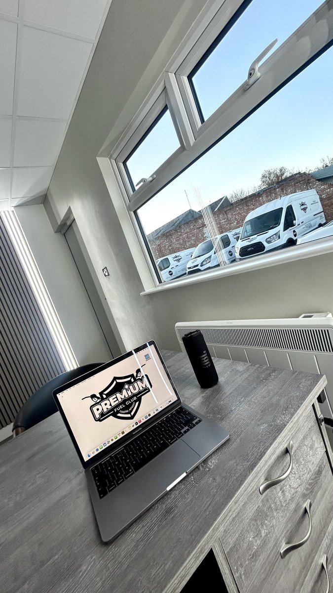 Myles 🇯🇲🇧🇧 tweet media