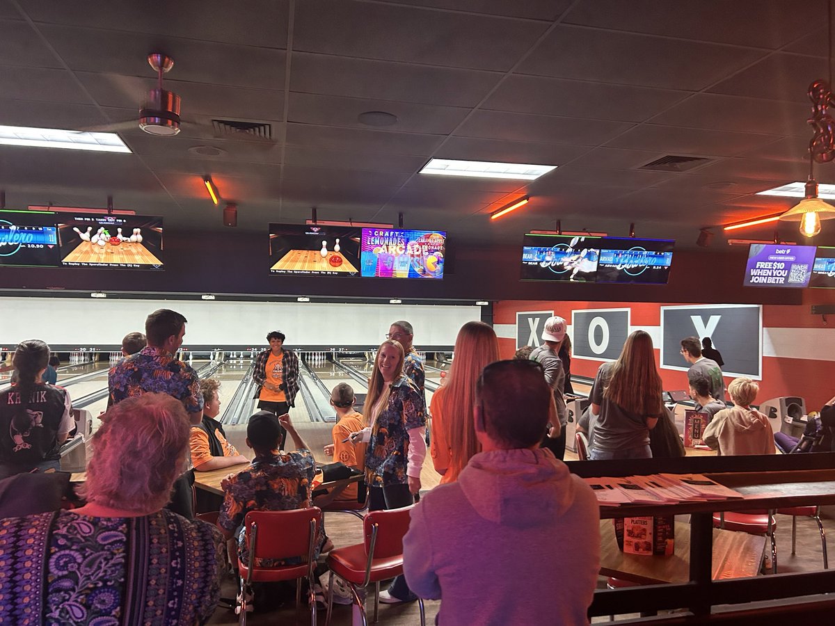 blwickoren's tweet photo. @CHSAA UNIFIED BOWLING 🎳- Region 6
There are 6 high schools participating today Arvada West, Bear  Creek, Lakewood, Pomona, Ralston Valley, Wheat Ridge at Wheat Ridge Bowlero.  Top 3 go on to state next week.  @JeffcoAthletics 
@LakewoodHSAD 
 #copreps https://t.co/h26bC8Nwn8