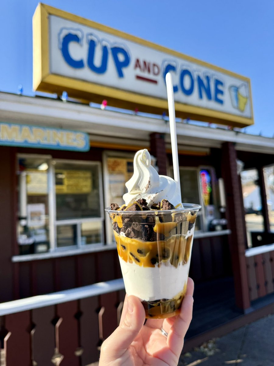 Sunshine + sundaes = the perfect duo! ☀️

Stop by for a caramel brownie pieces sundae and soak up this beautiful weather!  

Open 11am-8pm