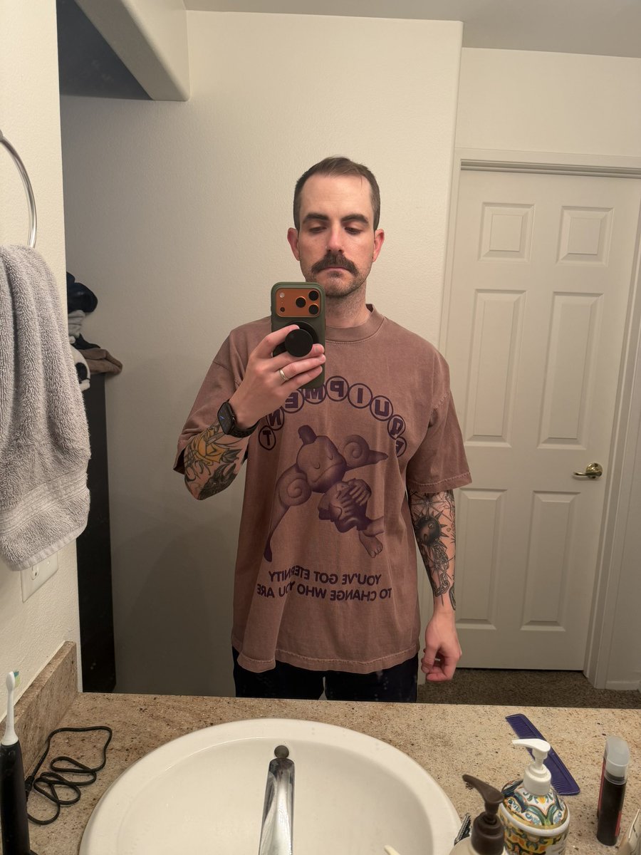 Is it okay for a 35 year old man to post his Friday 5x5 with a selfie?