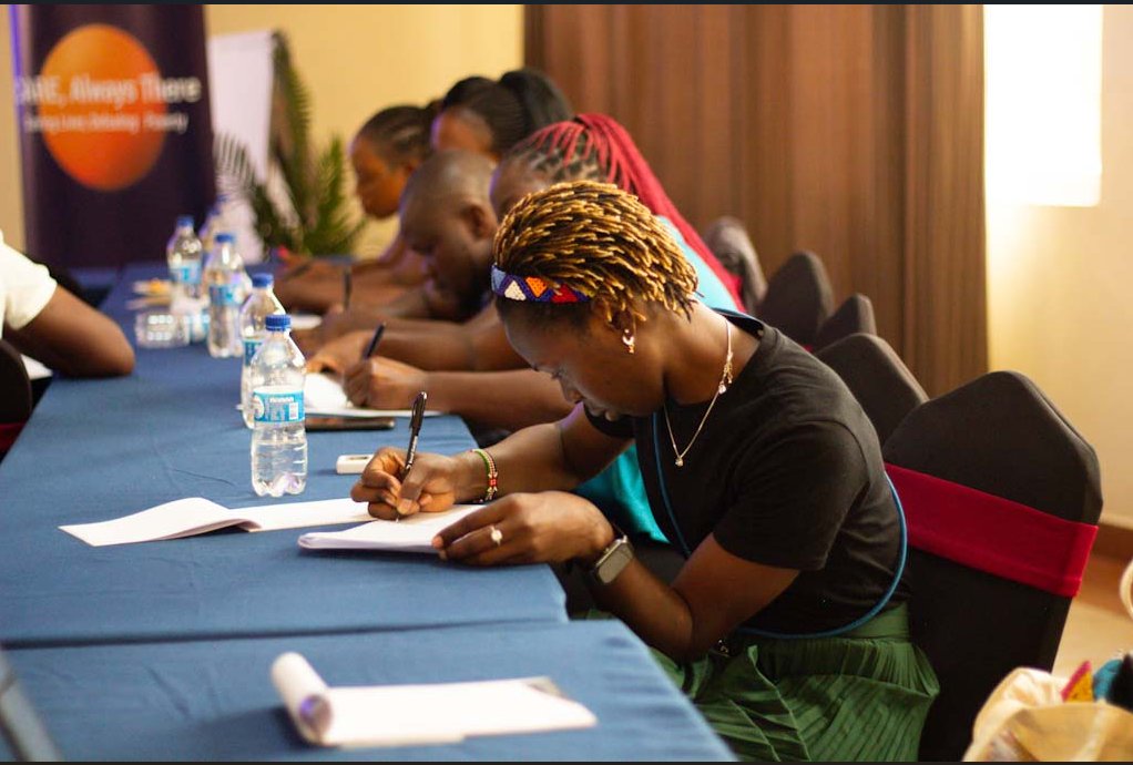CAREinKenya's tweet image. In Nyanza &amp;amp; Western Kenya, women feed families &amp;amp; nurture land yet many still lack land rights.
Through #WE4R funded by @giz_gmbh &amp;amp; implemented by @carekenya &amp;amp; partners, we’re bridging the gap between law &amp;amp; lived reality.
Nov 11–12, we launched a mentorship training in Kisumu. A…