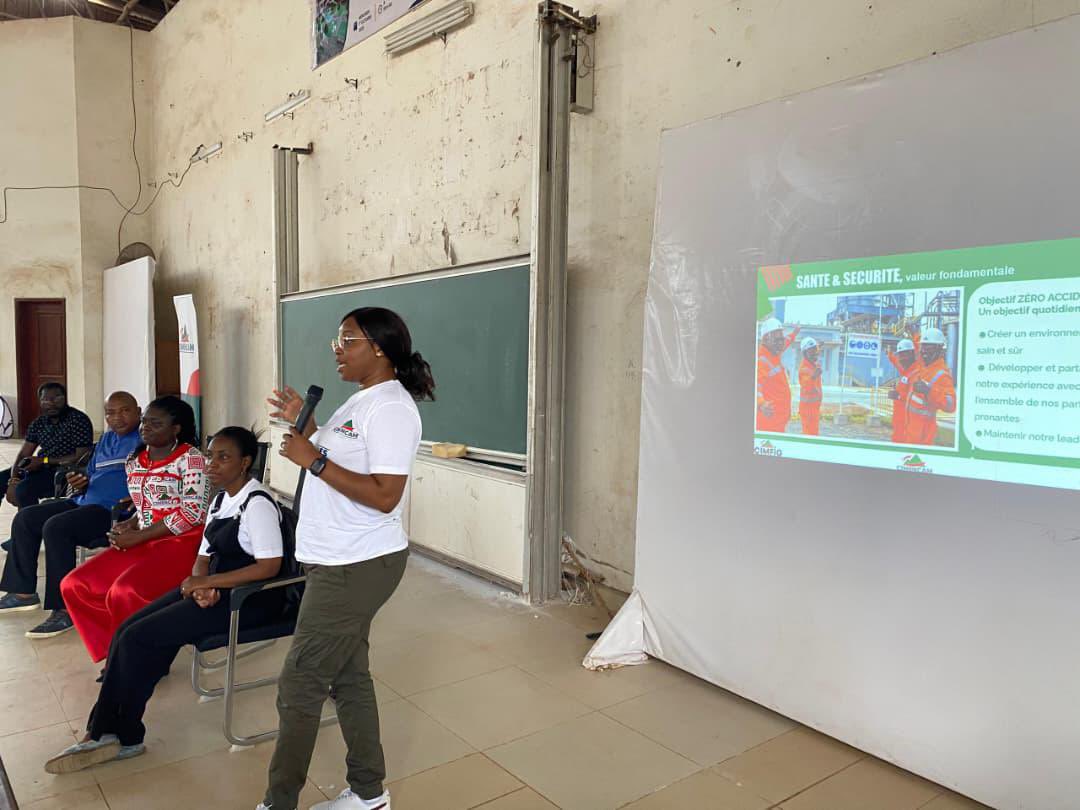 Cimentcameroun's tweet image. et de notre engagement à soutenir le développement de leurs compétences dans un environnement structuré et tourné vers l’avenir. 
Préparer l’avenir, c’est aussi accompagner ceux qui y entreront demain.

#Cimencam #GraduateProgram #Enspd  #ForumEntreprises #TalentsDeDemain…2/2