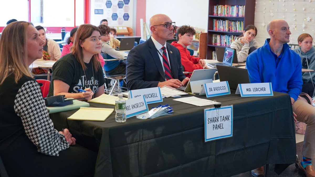 ccsdschools's tweet image. Sharks aren’t the only ones circling big ideas—FFMS Falcons are, too! #ClarkstownCSD seventh graders pitched original projects like Intellimark, FlipSneak and Blankirt to a panel. Their ideas proved they could soar, even in a tank full of sharks. #ClarkstownCommitment #Innovative
