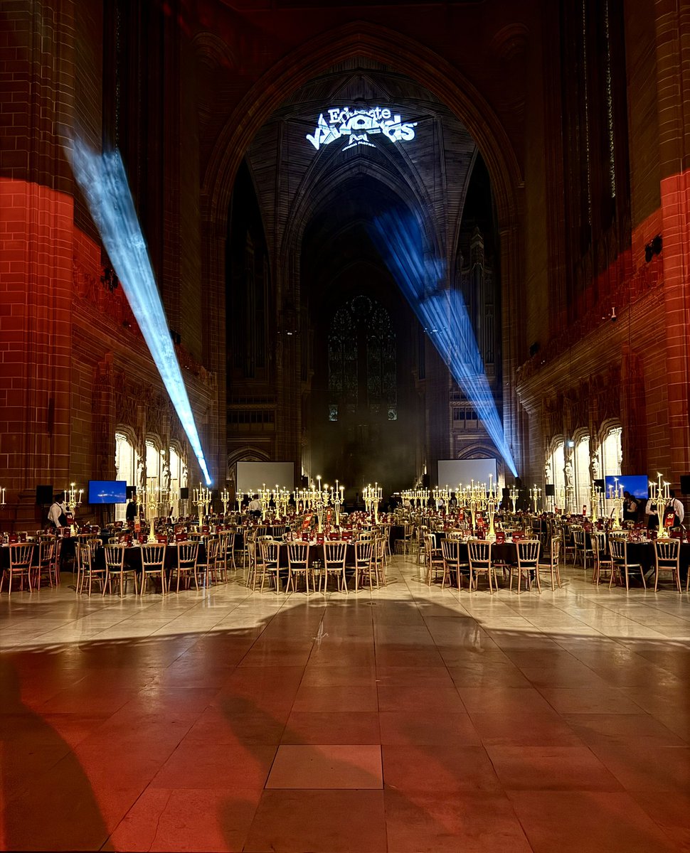 MrRoberts_ tweet media