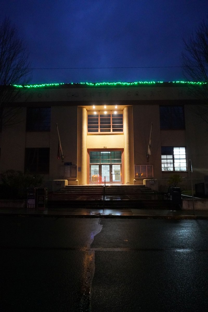 If you’ve driven past the Govt. Bldg. in Yreka this week, you may have noticed a green glow. 

The lights are part of Operation Green Light, an initiative led by <a href="/NACoTweets/">NACo</a> to show our support &amp; gratitude for veterans who call our community home! 

More: naco.org/program/operat…