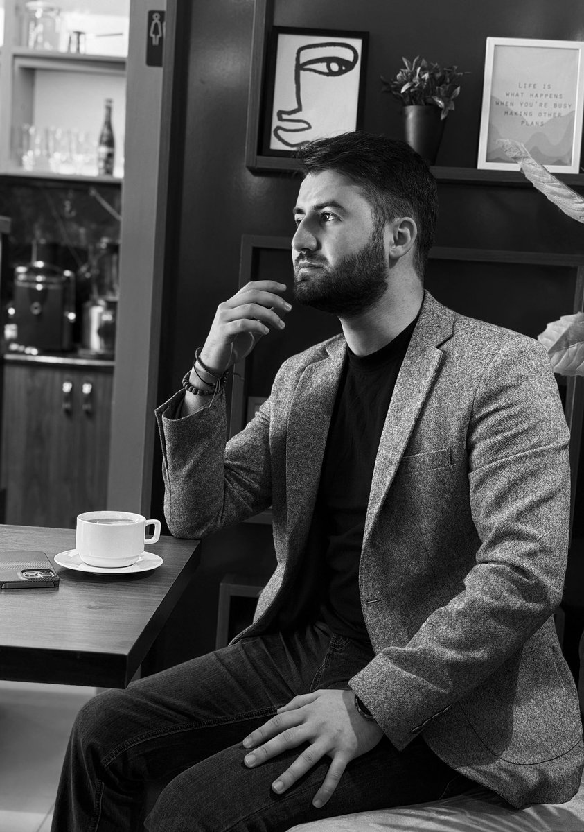 Bəzən bütün cavablar bir fincan qəhvə sükutunda gizlənir☕️ #Azerbaijan #CoffeeTime