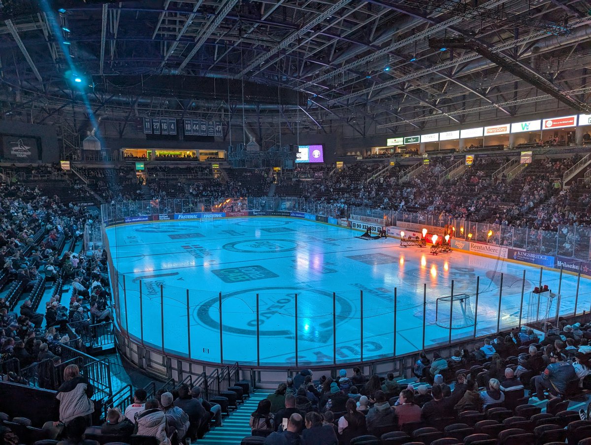 jsmyth91's tweet image. Got tired of booing my TV. Thought I&apos;d boo in person 🤣