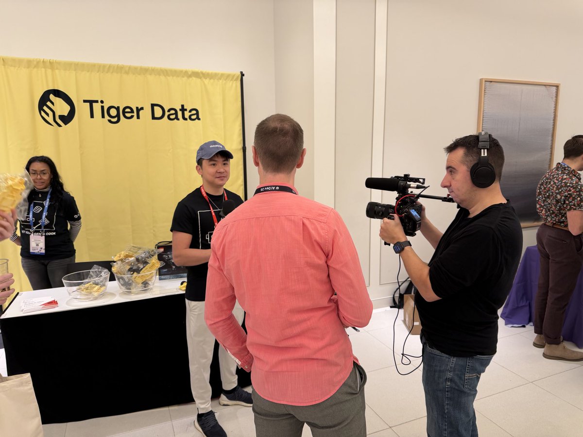 Our awesome developer advocate @jjackyliang talking all about @TigerDatabase at AI Dev NY 25 today! 