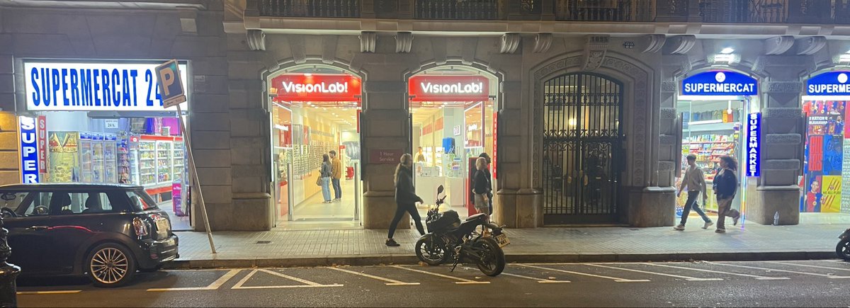 UnSrdeBarcelona's tweet photo. La Barcelona del Sr Collboni, catedral del turisme low cost, i meca de les xarxes de blanqueig de capitals pakistaneses i d’explotació d’immigrants irregulars. https://t.co/aOFt8nyAnm