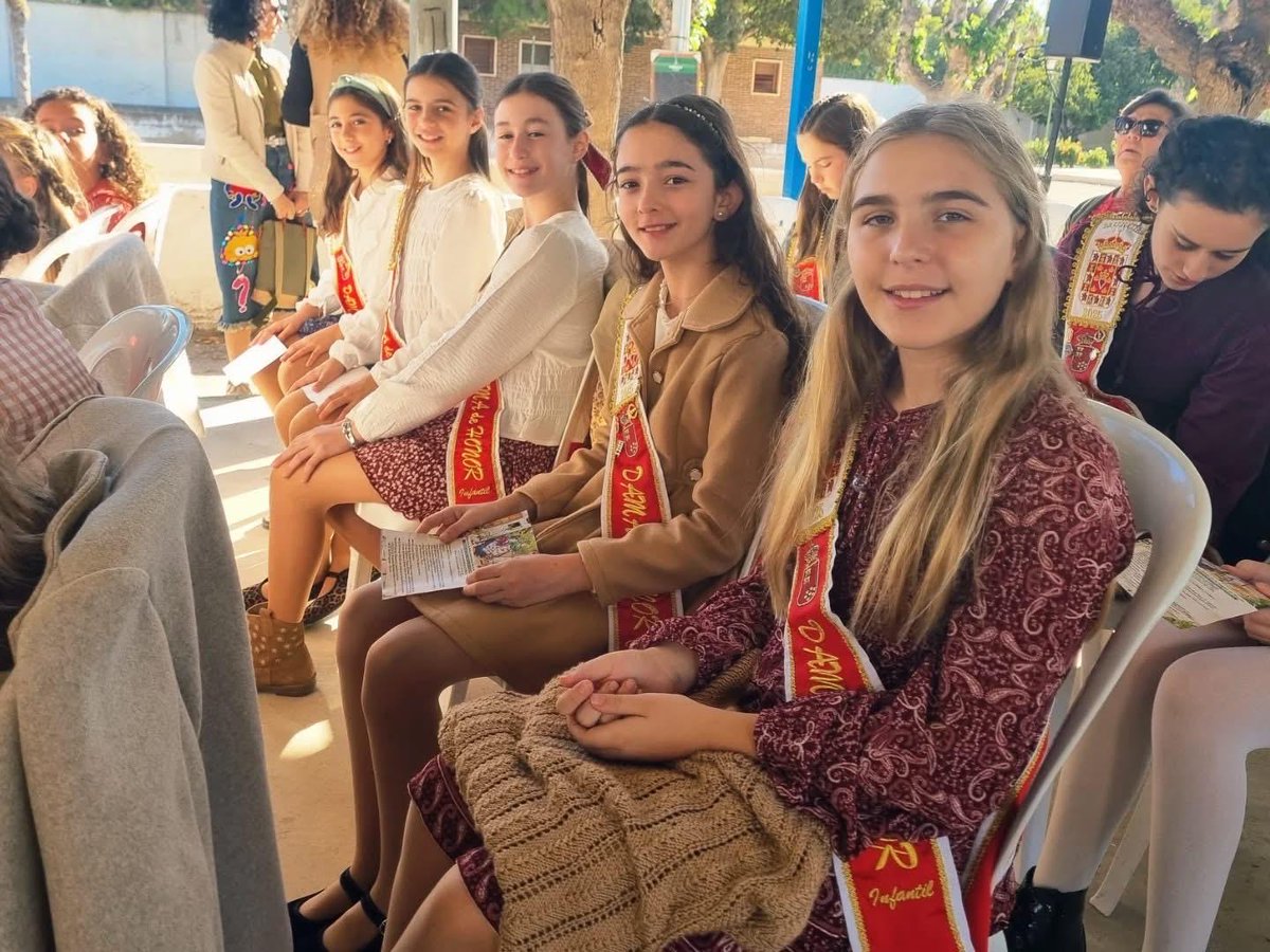 eltablacho's tweet image. El pasado sábado nuestra reina infantil, Sofía, asistió como Dama de Honor junto al resto de sus compañeras a la I Jornada de Puertas Abiertas de la FPH