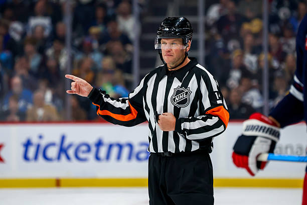 ScoutingTheRefs's tweet photo. Penguins vs. Predators
Referee: Frederick L'Ecuyer #17 
Referee: Trevor Hanson #14 
Lines: Ryan Gibbons #58 
Lines: Tyson Baker #88 
https://t.co/6QvRJHLl5u 
#LetsGoPens #Smashville #PITvsNSH #NHL https://t.co/gB68sq7Cau