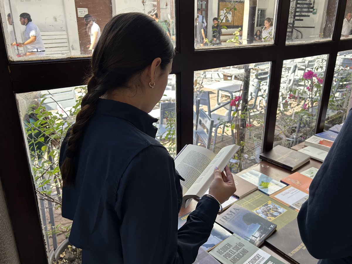 Seguimos liberando libros, hoy visitamos la preparatoria Fausto Medina Viedas con nuestro programa: Libros Libres, con la idea de que la lectura llegue a todos y a todos.
Este es la séptima preparatoria que se suma a nuestro proyecto lector. #SomosGrandesSomosUAS #culiacan #uas