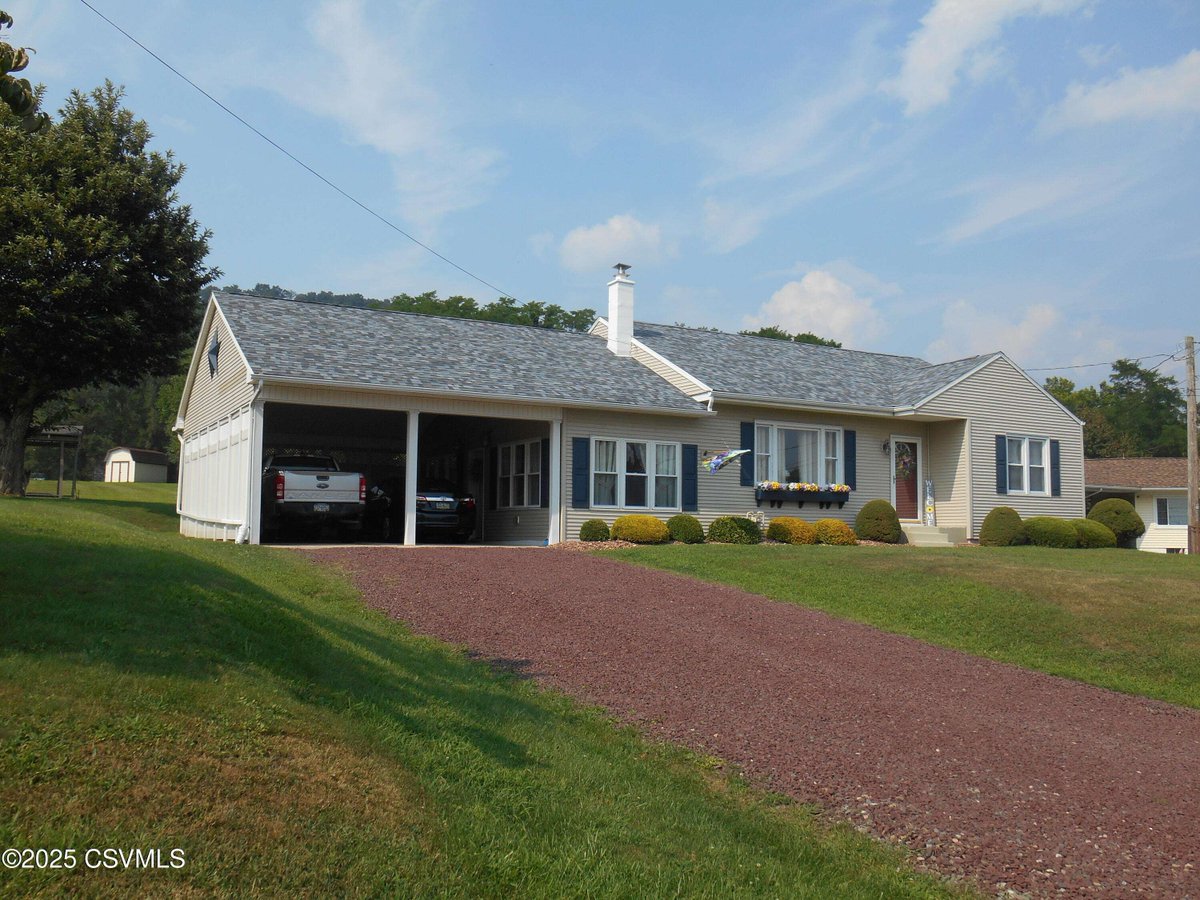 KeyPartnersReal's tweet image. 7 MILL RD, Berwick, PA 18603 just sold! Contact us for assistance in doing the same with your property. It would be our pleasure to work with you.
