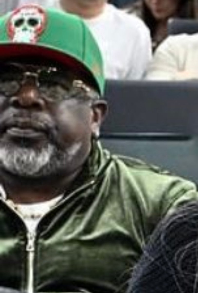 FunsizeGypsy's tweet image. This is all my eyes focused on. Nothing else worth seeing. 

Hey Ceddy! How you doing brotha!