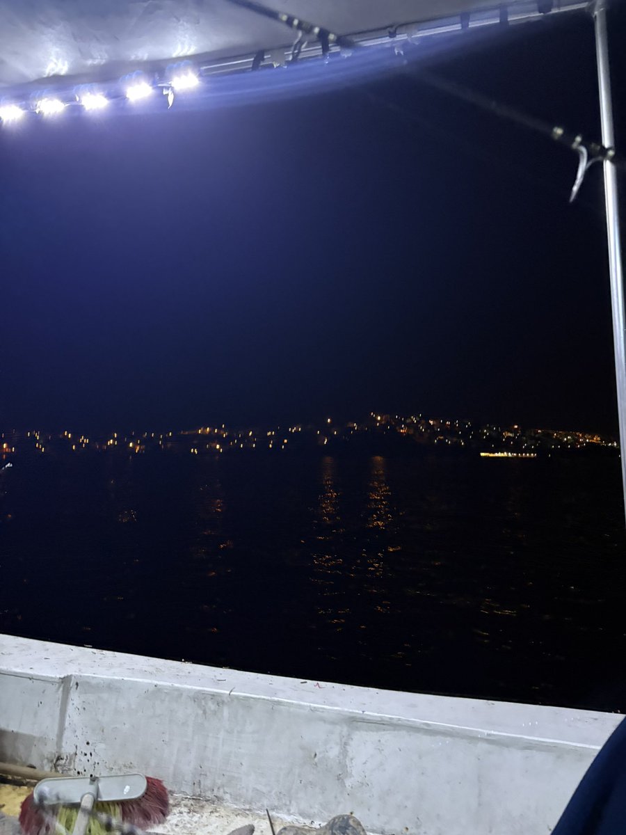 Ayvalık açıklarındayıx içkisi olan gelsin bizimkiler bitti