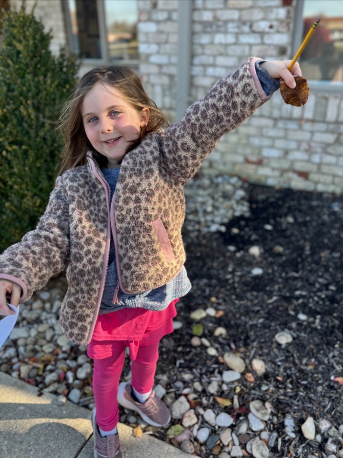 kerra3's tweet image. 🍂Our Kindergarten Enrichment students enjoyed a lovely Fall day outside, while completing their sight word nature walk!🍂At the beginning of the week we were outside enjoying the snow and at the end of the week we are outside enjoying the sunshine!☀️

#fallintolearning...