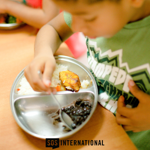 kkla995fm's tweet photo. You can’t invite every child to your table, but you can create seats for them around the world. 🍽️

This holiday season, make space for at-risk children facing hunger and uncertainty.

Your gift of $50 can feed 5 at-risk children for a month.... https://t.co/sETUBESboM https://t.co/0qVRkuhU3W