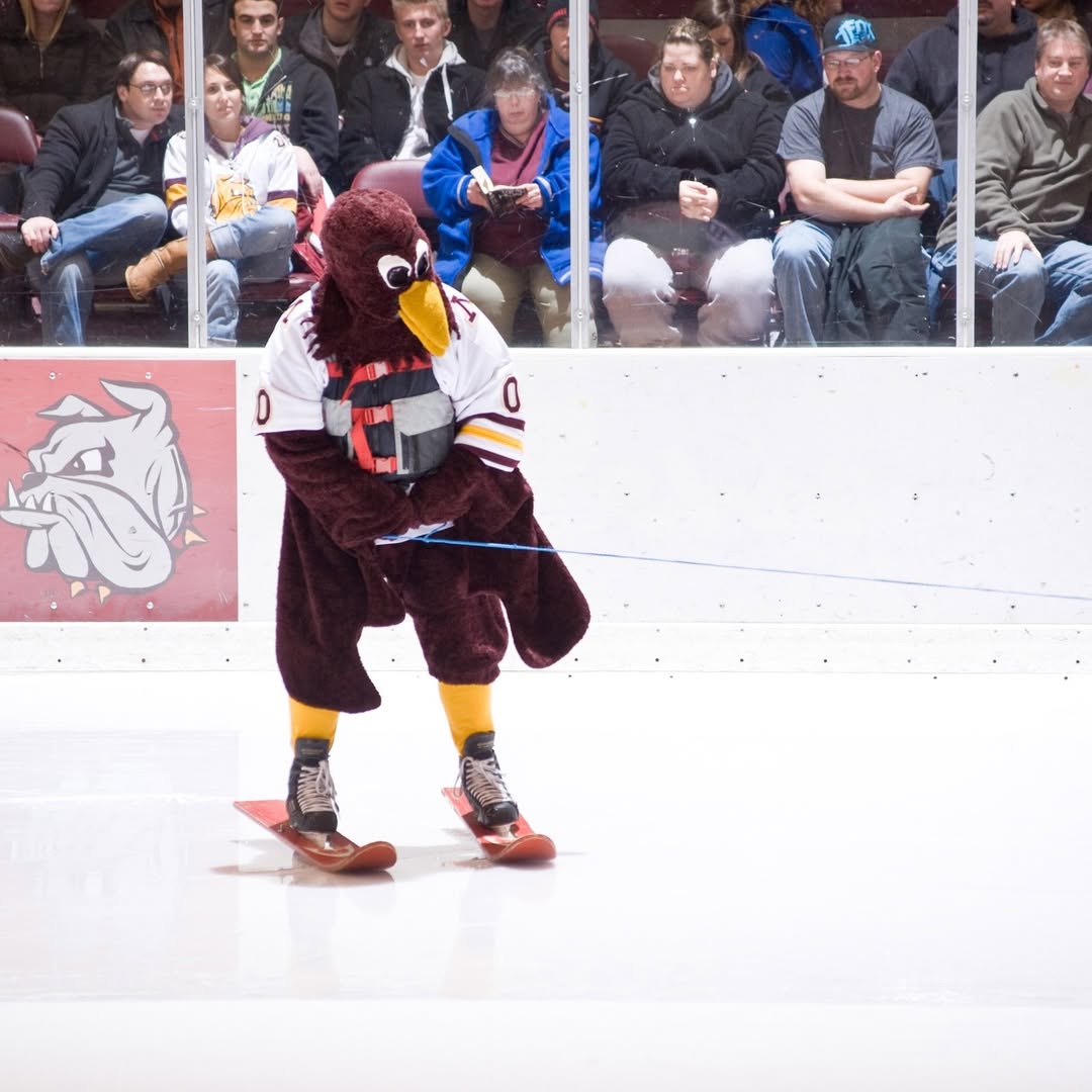Riding the Bulldogs Moneyline all weekend like ⛷️ #RollDogs #MaroonLoonBy50