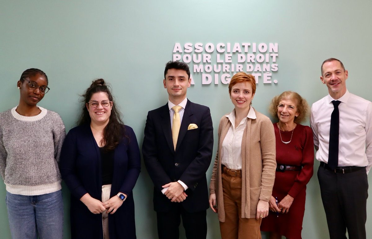 ❤️ La solidarité et l’entraide, cœur vibrant de l’ADMD.
L'Association pour le Droit de Mourir dans la Dignité est à vos côtés  :

☎️ grâce à notre ligne d’écoute, gérée par l’ADMD Écoute composée de bénévoles qui se relaient du lundi au vendredi pour répondre à vos questions et à