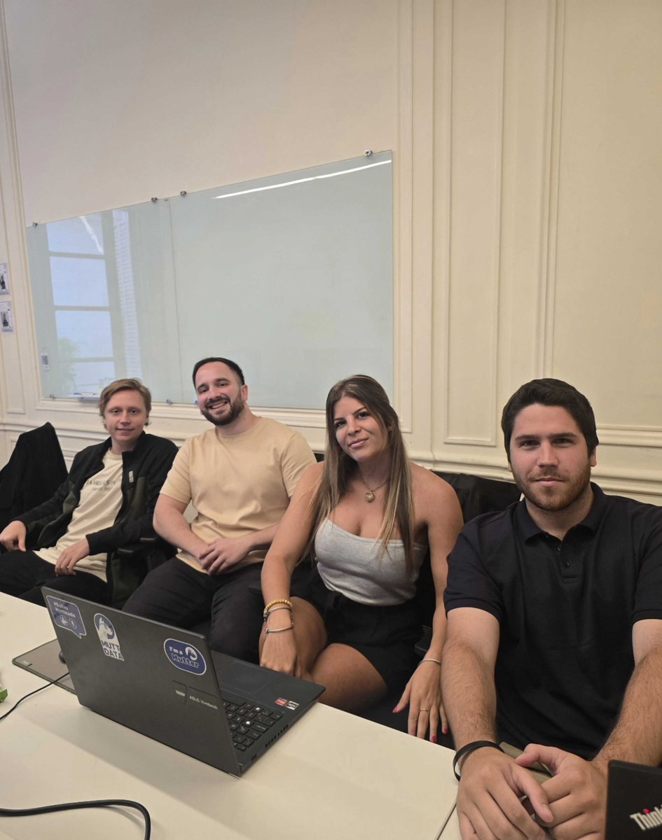 Muttdata tweet media