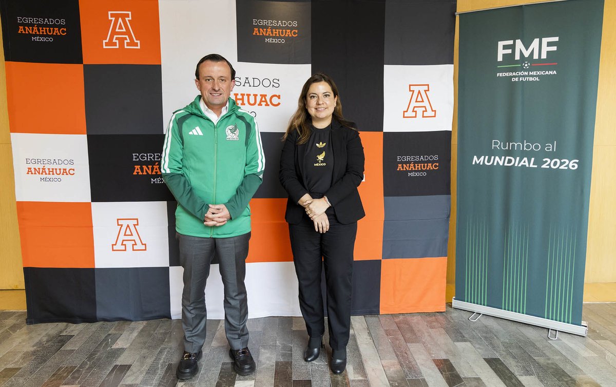 La comunidad Anáhuac recibió al Comisionado Presidente de la FMF y Presidente Ejecutivo de la Liga MX, Mikel Arriola para la conferencia "De las aulas al campo de juego: Liderazgo Anáhuac rumbo al Mundial 2026". 🇲🇽
#Mundial2026 #EgresadosAnáhuac