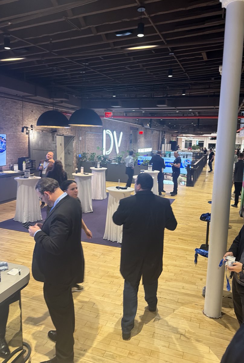 DataVerge's tweet image. Great time at yesterday’s New York Operators Group event! Huge thanks to Charles Gucker for hosting at @doubleverify and bringing the community together. 

Looking forward to more NYog meetups and conversations ahead!