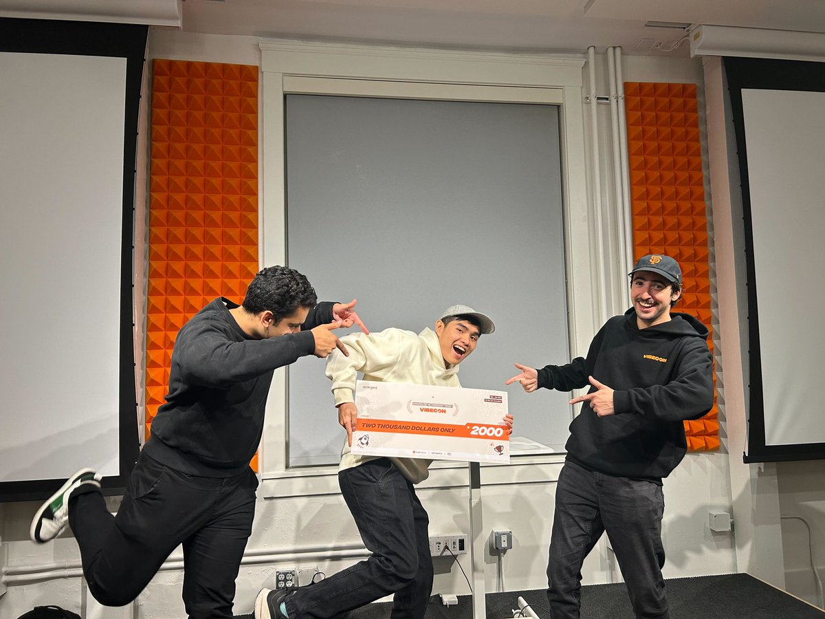 FlyaKiet's tweet image. 3 CTOs and an idea walks into an @EmergentLabsHQ hackathon…