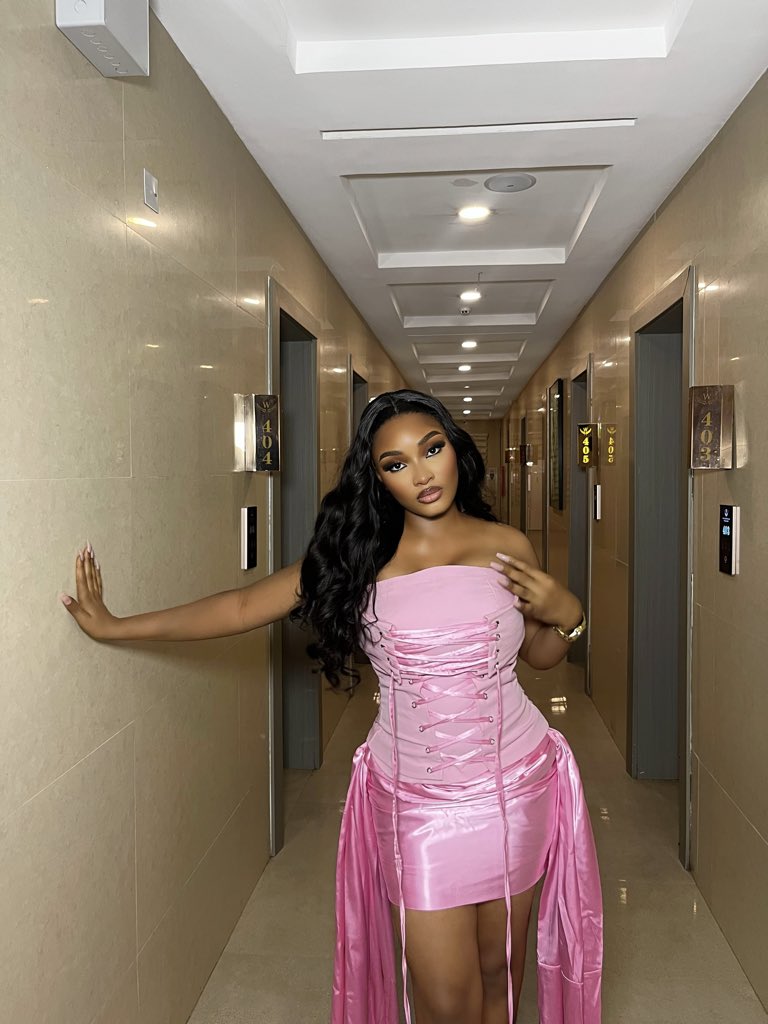 _cisca__'s tweet image. Day 1 of posting till I get 1k followers🎊