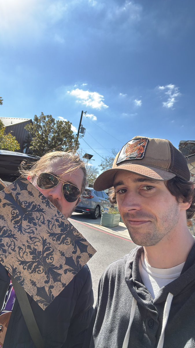 KilloEnergy's tweet image. #ouchea with the bag holder himself actually holding a bag @chodyboy