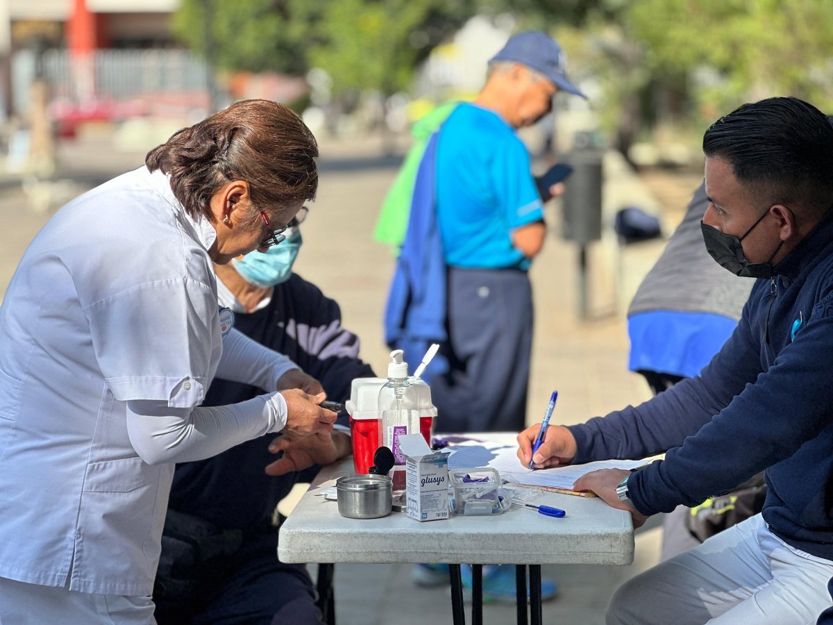 IsssteOaxaca_'s tweet photo. 2/2 👉 Durante la actividad, se ofrecieron mediciones de glucosa 🩸, además de una caminata 🏃🏼‍♀️🏃‍♂️y ejercicios de activación física dirigidos a trabajadores, derechohabientes y población en general interesados en fortalecer sus hábitos de bienestar. 🙌 https://t.co/EBIRfgwWNK