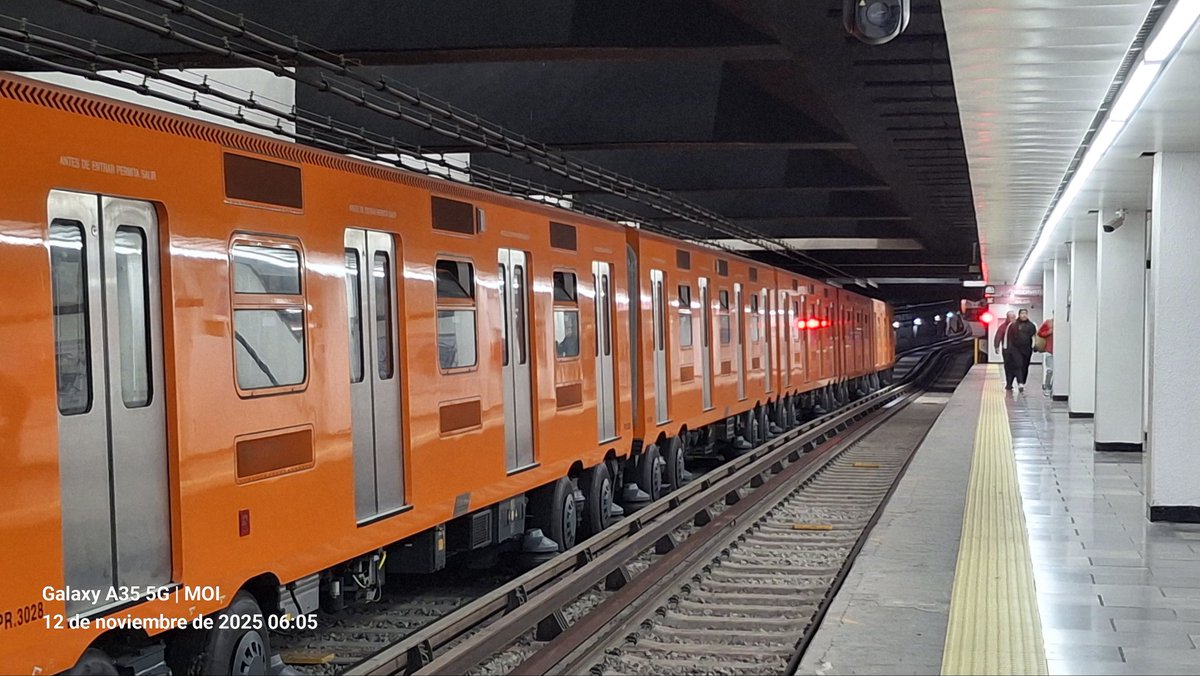 yuthguhin's tweet photo. @Elrromanov @MetroCDMX El Miercoles andaba un NM-22 sobre la 4ta via. https://t.co/wAfekUyMFh