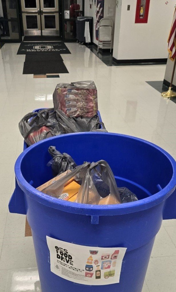 ZumOstmann's tweet photo. Thank you to our families for donating to the Elevate Academy food panty.  Your generosity will benefit Fort Zumwalt families.  #SeasonofGiving #ExplorerNation https://t.co/79YVnUTu1C