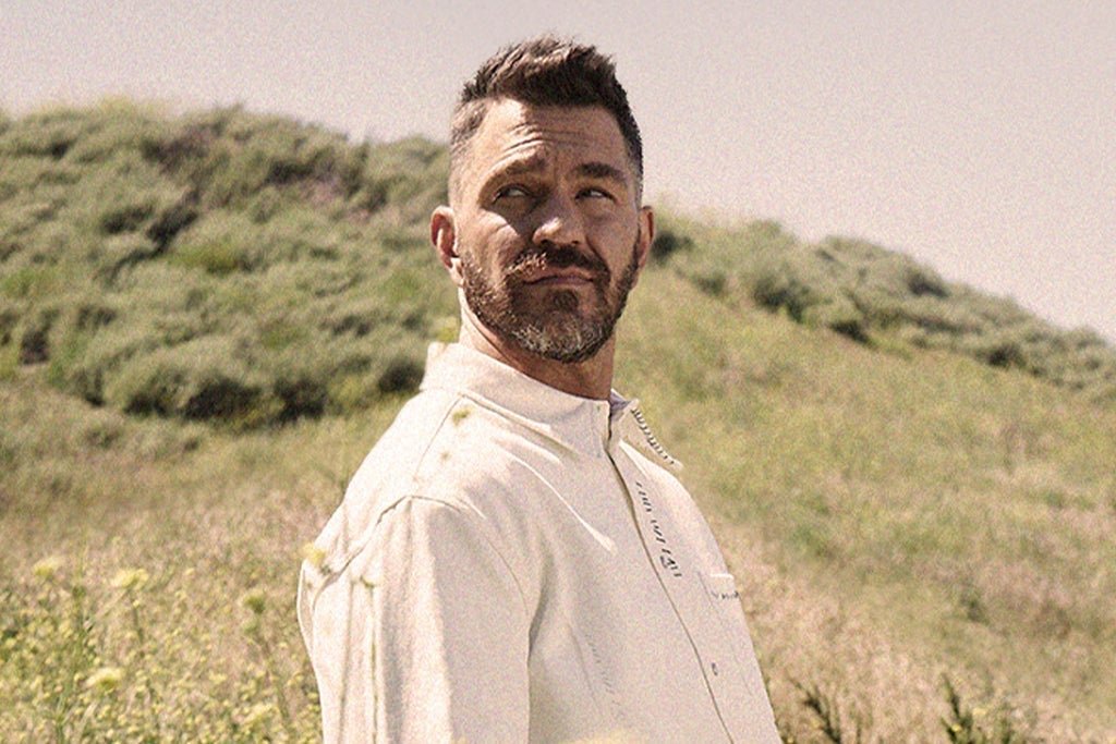 WeServeLV's tweet photo. Get ready for an unforgettable night of energy, vocals, and feel-good anthems. 

From the moment he steps on stage, you'll be "Keeping your head up" throughout the night. 

You can watch this concert with your "Fresh Eyes" this Saturday at the Sandbar Pool at the Red Rock Casino! https://t.co/9TWh7Ux59m