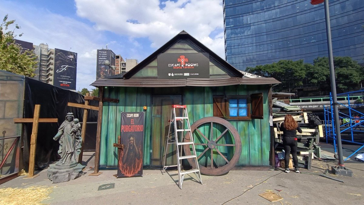 MetroCDMX's tweet photo. Seis salas, seis mundos distintos. Desde la Santa Inquisición hasta el Laboratorio Zombi, los #CuartosDeEscape del @MetroCDMX pondrán a prueba tu lógica y valentía.
📍Glorieta de los Insurgentes | 🎟️ Entrada libre https://t.co/2WakWUY7Nz