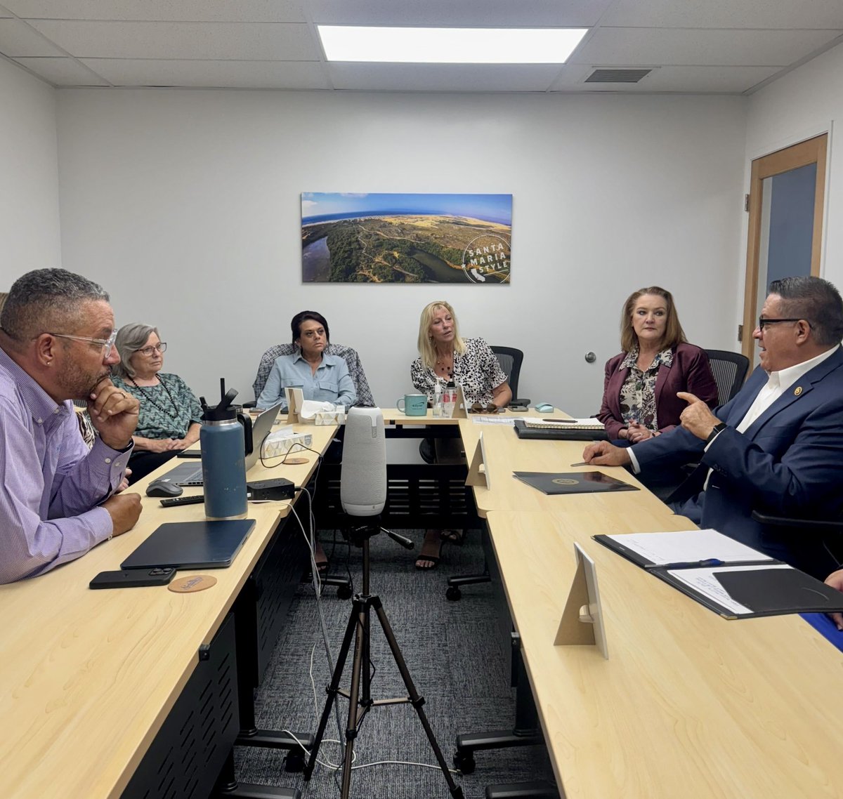 RepCarbajal's tweet image. Joined the Santa Maria Chamber of Commerce to discuss their work supporting Latino-owned small businesses and efforts to revitalize downtown. Their leadership and commitment to creating opportunities is key to building a thriving local economy.