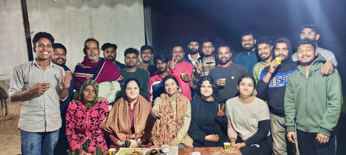 Triptisaini19's tweet image. CUH में बिहार का प्यार 💕 

लिट्टी–चोखा &amp;amp; चाय ☕
बिहार का स्वाद भी ज़बरदस्त,
और चुनावी नतीजों भी जबरदस्त!!

#BiharElection2025 #Bihar