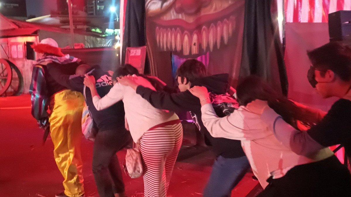 MetroCDMX's tweet photo. Cada desafío dura alrededor de 10 minutos.
¿Te quedaste con ganas de más? Puedes volver a participar y cambiar de sala.
Ven con tu grupo y enfréntate a los misterios de los #CuartosDeEscape del #MetroCDMX.
#CulturaMetro https://t.co/q9mvooCmw7