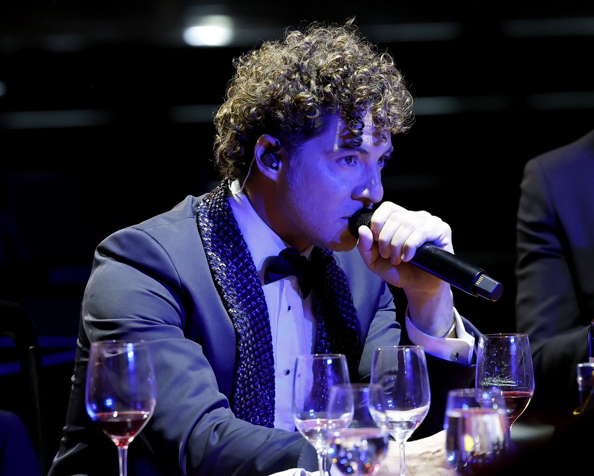 davidbisbal's tweet image. Madre mía!!! Qué momentos! instagram.com/p/DRDGWQajCG-/… @LatinGRAMMYs @RAPHAELartista