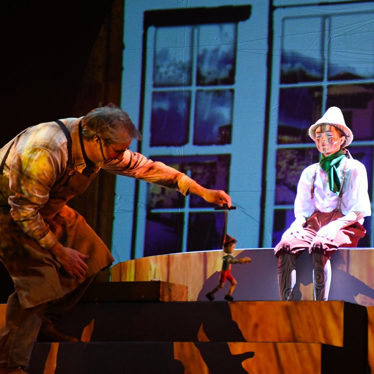 PINOCCHIO 🪵

Dissabte i diumenge tens les 3 últimes oportunitats per viure Pinocchio al teatre!✨
Quan baixi el teló, s’haurà acabat de veritat! 

ENTRADES ➡️ buff.ly/VCEkgTo

📸 Cristina Torres

#Musical #JoventutdelaFarandula #Teatre #Teatreinfantil #PinocchioJF