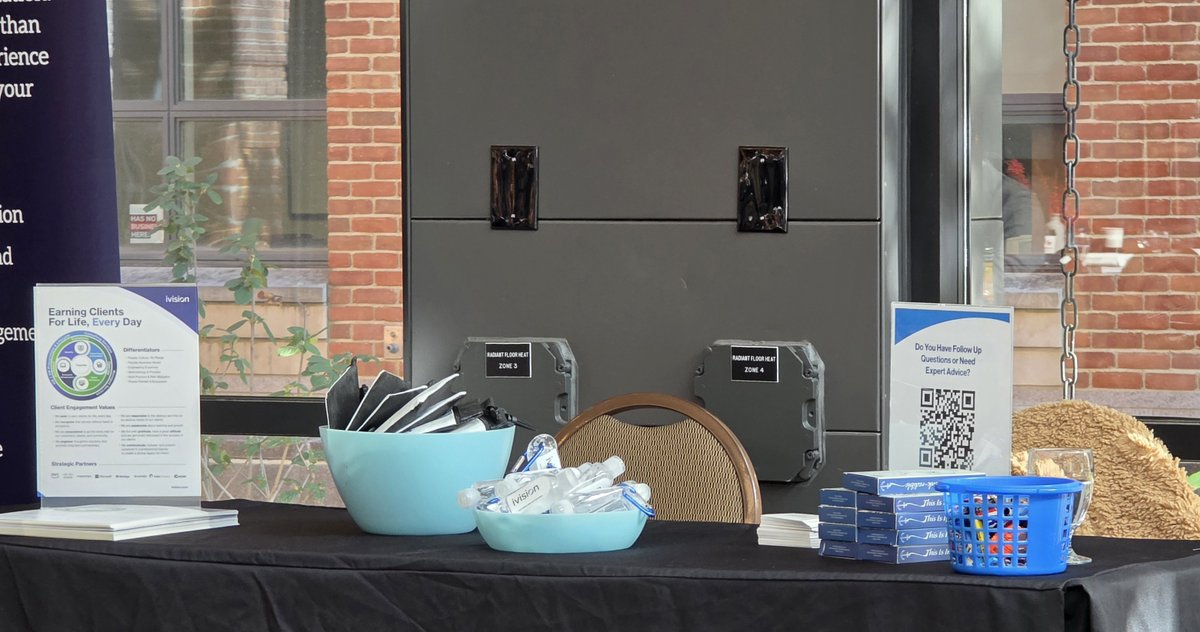 ivisionMSP's tweet image. Thank you @OhioState University Fisher College of Business for having us at IntelliCon! It was great hearing from and collaborating with experts on data, AI, and technology innovation. #IntelliCon