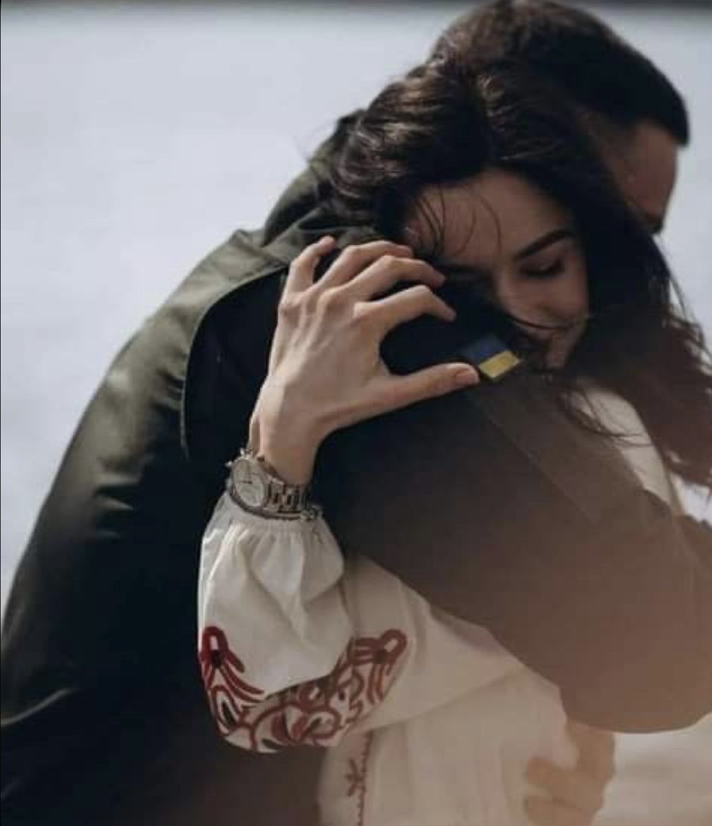 #بوح_آخر_الليل 

كل الحروف تصير في صوتك نغم .. 
وكل القصيد فـ وجودك لك خضع ..🤍