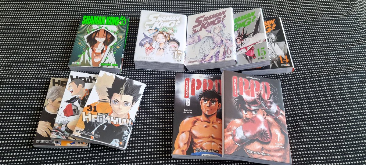 Día 1 del viaje a Buenos Aires para celebrar aniversario con <a href="/koryu084/">La Jefa 🐀💚🐱</a> , el desayuno estuvo fuerte solo fuimos a pasear para uno de los objetivos que fue la compra de mangas (allá están a 2/3 aca), así nos trajimos varios. Taurenpunto para los que adivine de quien es cada lote...