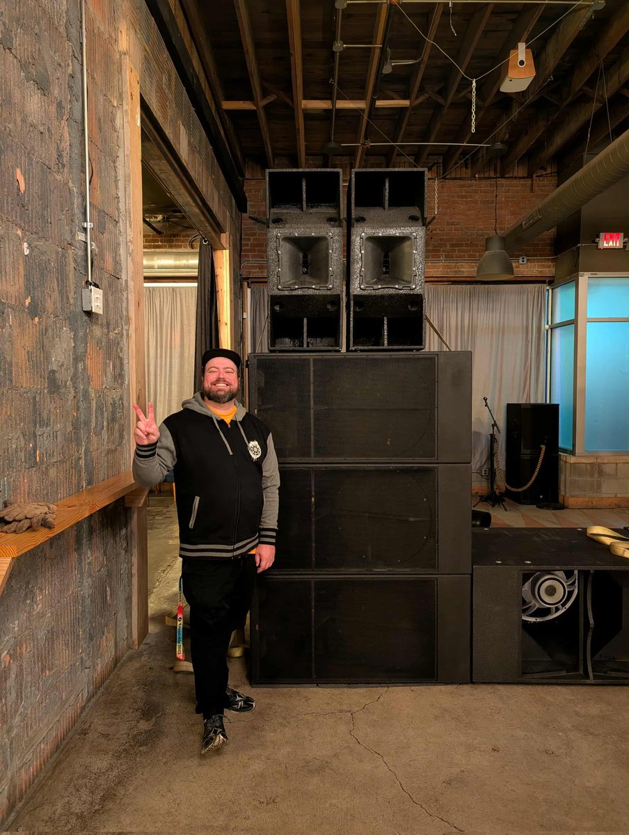 DropCatchMusic's tweet image. The disco is about to bang at 215 West tonight!

$10 tickets at the door

MGR Mike is in town from Nashville for a proper disco throwdown. 

Let's get it. 

✌️🪩💗