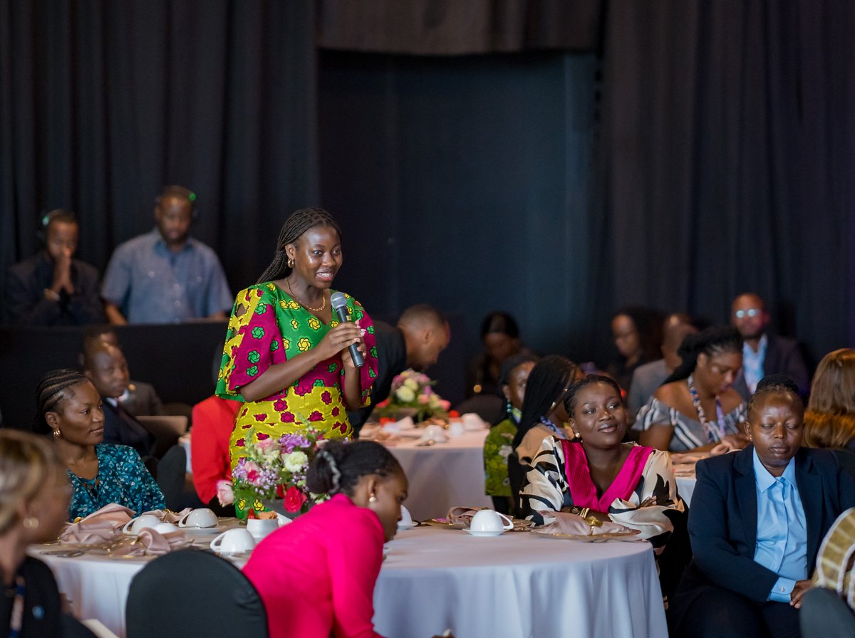 UNDPAfrica's tweet photo. Breakfast exchange w/ the 1st lady of #Kenya.

💬 Integrity is what sustains you. When people know they can trust you, doors open.

H.E. @MamaRachelRuto reflecting on balancing duty, family and self while staying true to one’s principles.

#AfricanWomenLead 💜 https://t.co/UvvQ97Lr6T