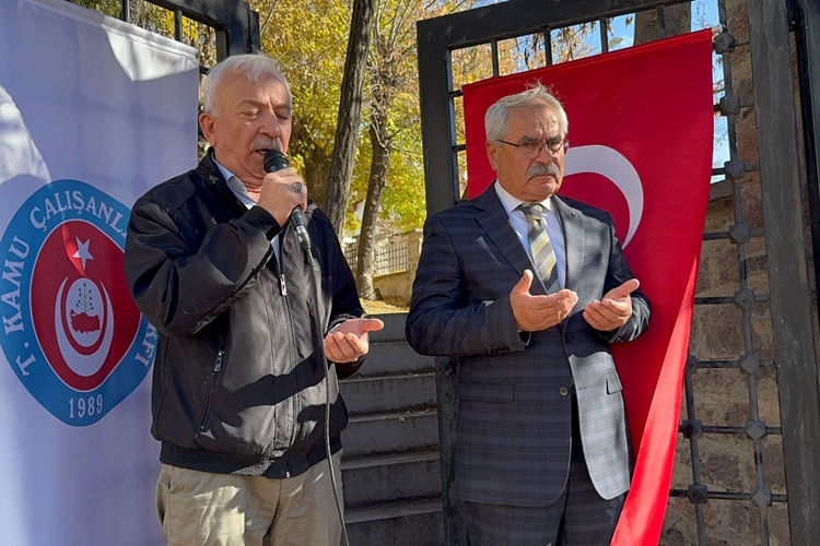 olay18com's tweet image. ÇANKIRI&apos;DA AHISKA TÜRKLERİ İÇİN HÜZÜNLÜ BULUŞMA -  olay18.com/cankiri/cankir… 
@turkavcankiri @isabolukbasi62 @satilmis_akyol #AhıskaTürkleri #AnmaProgramı