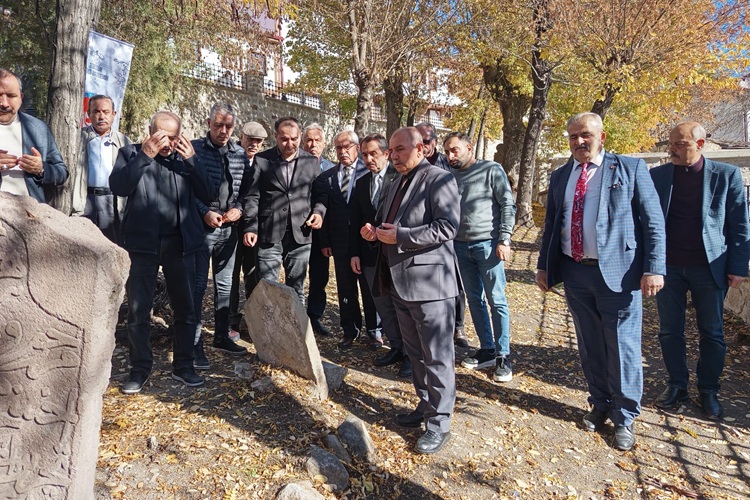 olay18com's tweet image. ÇANKIRI&apos;DA AHISKA TÜRKLERİ İÇİN HÜZÜNLÜ BULUŞMA -  olay18.com/cankiri/cankir… 
@turkavcankiri @isabolukbasi62 @satilmis_akyol #AhıskaTürkleri #AnmaProgramı