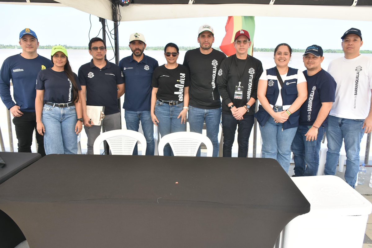 alcaldiabquilla's tweet image. Instalamos el Puesto de Mando Unificado (PMU) en @Granmalecon_baq, junto a autoridades distritales y @PoliciaBquilla, desde donde se coordinarán acciones operativas y de seguridad para que el ‘Gran Premio Electrolit del Caribe 2025’, se desarrolle de manera segura y ordenada.