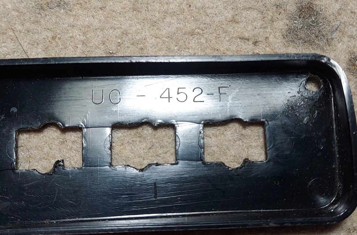 einunikohada666's tweet photo. 50年代 Alnico V、断線巻き直し。#3
各マグネットにアース線をハンダ付して終了。
メチャ良い音です。
#gibson
#gibsonalnicov
#alnicov
#p480 https://t.co/iQdy0waZar