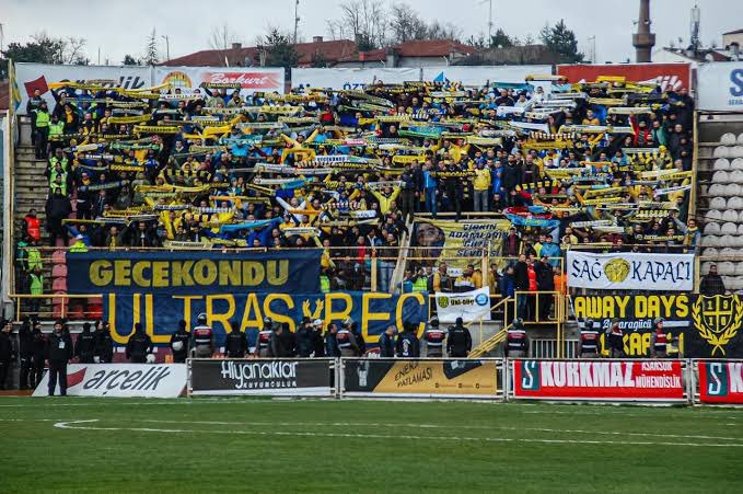 Bizimle yürümek isteyen , ayaklarından vazgeçsin !
ANKARAGÜÇLÜLER…
#UyanınBuArmaBizim